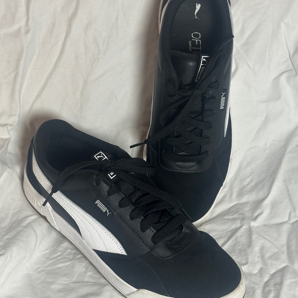 Puma Men's Black and White Sneakers Size 10